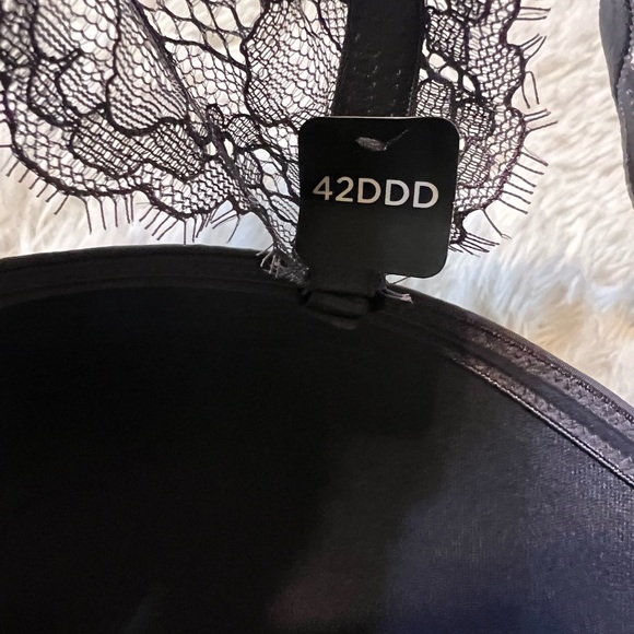 Ashley Graham bra size 42DDD - Picture 5 of 8